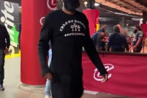 湖人名宿魔术师约翰逊儿子EJ酱 这大体格不打NBA可惜了？